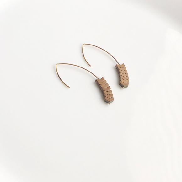 NEW "Merida" Stone Earrings (brown) - Picture 5 of 8